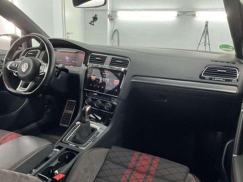 Schwarz Gebraucht 2019 VW Golf VII GTI Limousine | 23.100 € (Guter Preis) - Bild 1/4