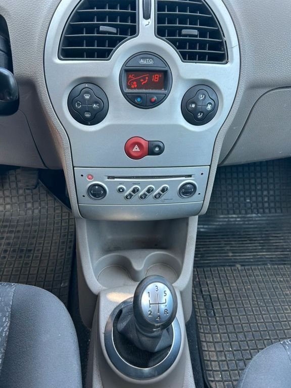 Gebraucht Renault Modus Dynamique 68 PS (50 kW) 2005 Braun Van / Kleinbus