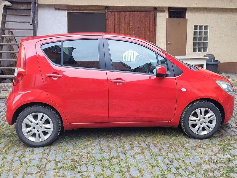 Gebraucht Opel Agila Edition 86 PS (63 kW) 2010 Rot Kleinwagen