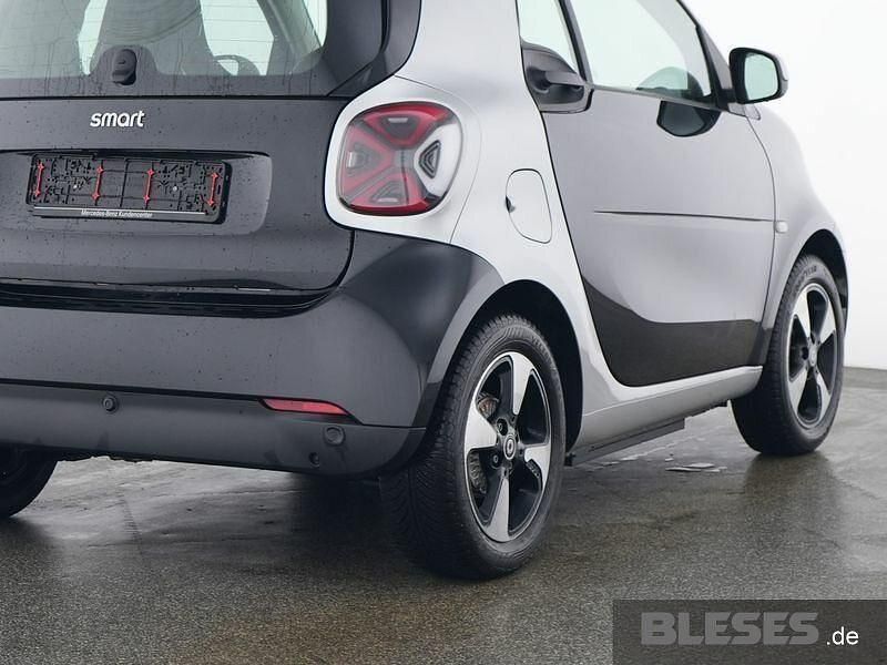 Gebraucht Smart ForTwo Coupé 60 kW (82 PS) 2024 Bodypanels in black Kleinwagen