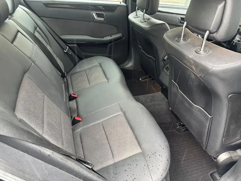 Gebraucht Mercedes E220 Avantgarde 170 PS (125 kW) 2010 Grau Limousine