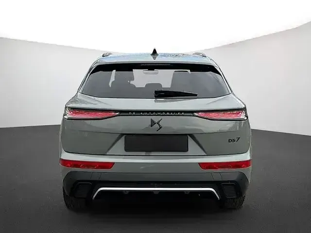 Gebraucht DS Automobiles DS7 Crossback Performance Line Plus 131 PS (96 kW) 2024 Lacquered grey (metallic) SUV