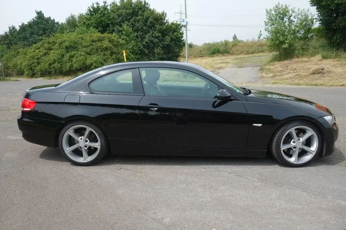 Gebraucht BMW 325 217 PS (159 kW) 2007 Schwarz Coupé