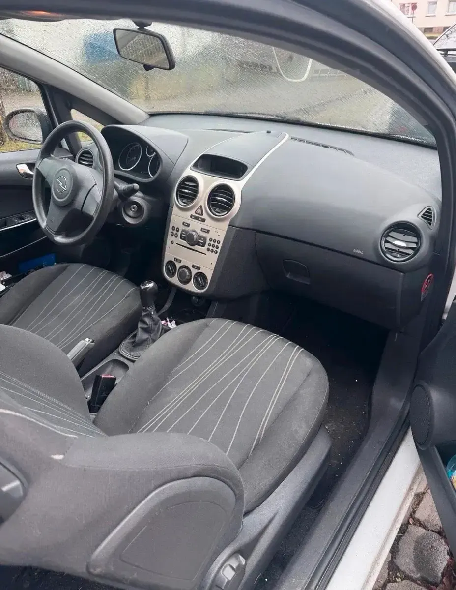 Gebraucht Opel Corsa 80 PS (58 kW) 2007 Weiß Kleinwagen