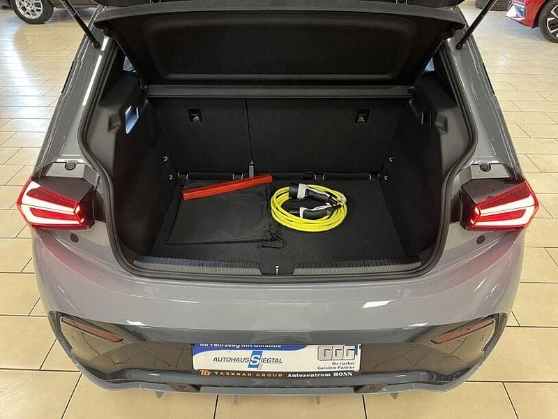 Gebraucht Cupra Born 150 kW (204 PS) 2024 Hellgrau Kleinwagen