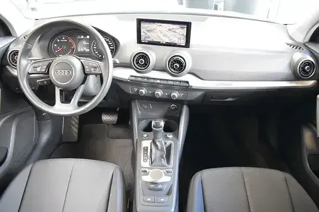 Używany Audi Q2 Advanced 116 KM (85 kW) 2023 Szary SUV