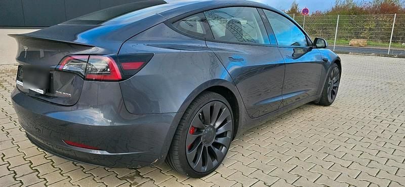 Grau Gebraucht 2021 Tesla Model 3 Performance Limousine | 25.200 € (Superpreis) - Bild 1/4