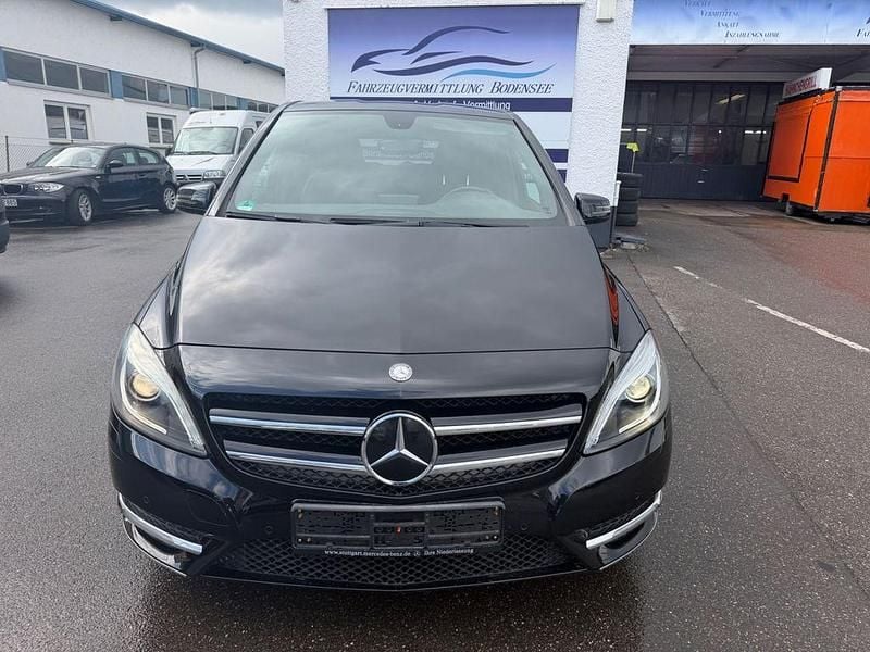 Gebraucht Mercedes B180 109 PS (80 kW) 2013 Schwarz Van / Kleinbus