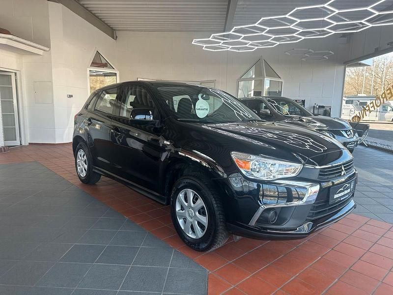 Gebraucht Mitsubishi ASX Basis 117 PS (86 kW) 2017 Schwarz SUV