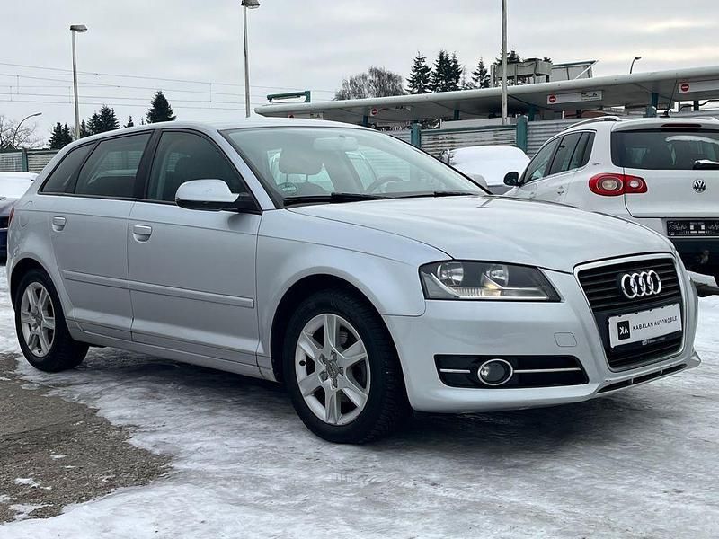 Silber Gebraucht 2012 Audi A3 Attraction Limousine | 7.990 € (Guter Preis) - Bild 1/4