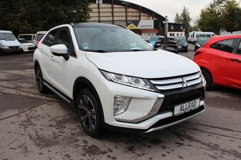 Weiß Gebraucht 2018 Mitsubishi Eclipse Cross Diamant Edition SUV | 14.800 € (Fairer Preis) - Bild 1/4