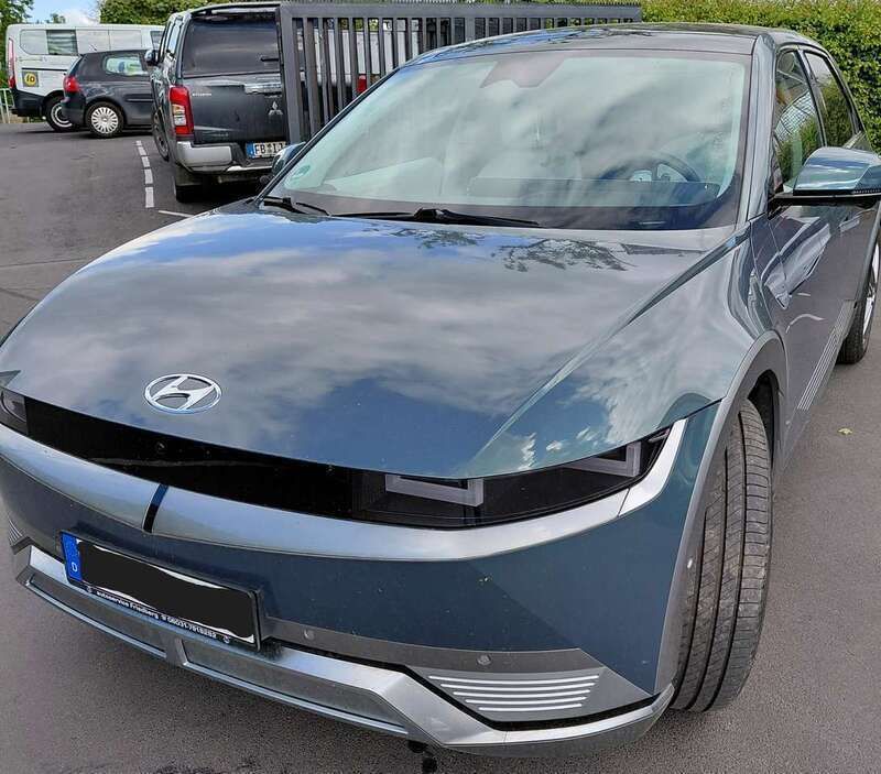 Digital teal / mic Gebraucht 2023 Hyundai Ioniq 6 Limousine | 43.400 € (Etwas zu teuer) - Bild 1/4