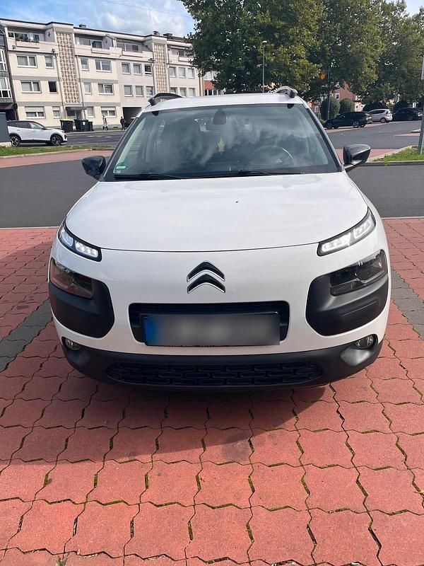 Weiß Gebraucht 2016 Citroën C4 Limousine | 7.300 € (Fairer Preis) - Bild 1/4