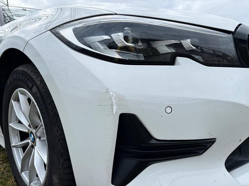 Gebraucht BMW 318 150 PS (110 kW) 2019 Weiß Limousine