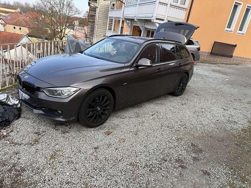 Gebraucht BMW 320 184 PS (135 kW) 2012 Kombi