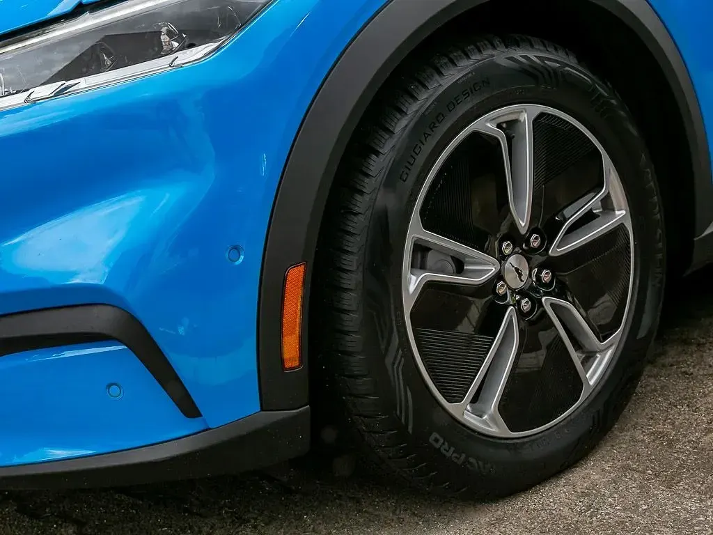 Gebraucht Ford Mustang Mach-E Basis 197 kW (269 PS) 2025 Blau SUV