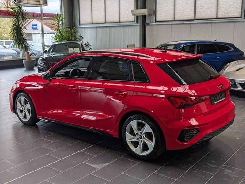 Gebraucht Audi A3 S-Line 150 PS (110 kW) 2022 Rot Limousine