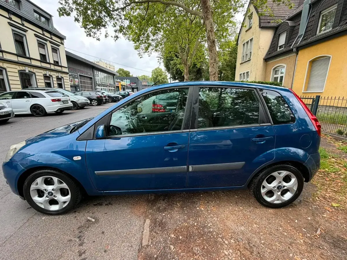 Gebraucht Ford Fiesta 68 PS (50 kW) 2006 Blau Kleinwagen