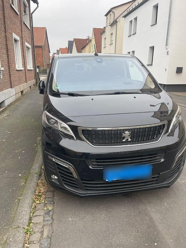 Schwarz Gebraucht 2022 Peugeot Traveller Business-Line Van / Kleinbus | 40.200 € (Fairer Preis) - Bild 1/4