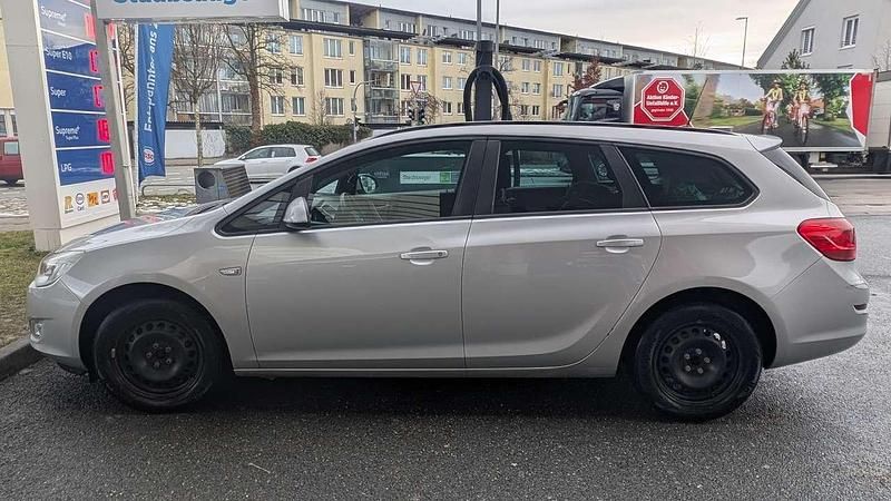 Gebraucht Opel Astra Sport 120 PS (88 kW) 2011 Silber Limousine