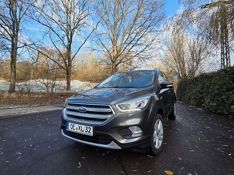 Grau Gebraucht 2019 Ford Kuga SUV | 14.990 € (Guter Preis) - Bild 1/4