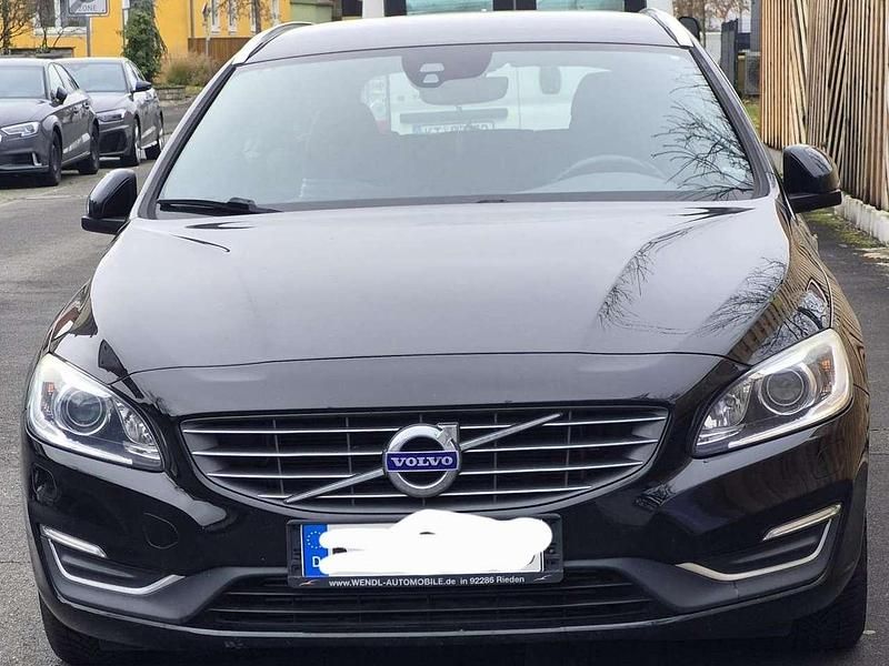 Gebraucht Volvo V60 Summum 190 PS (139 kW) 2016 Schwarz Kombi