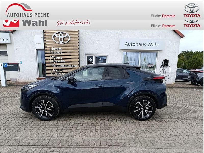 Neu Toyota C-HR 140 PS (102 kW) 2025 Blau SUV