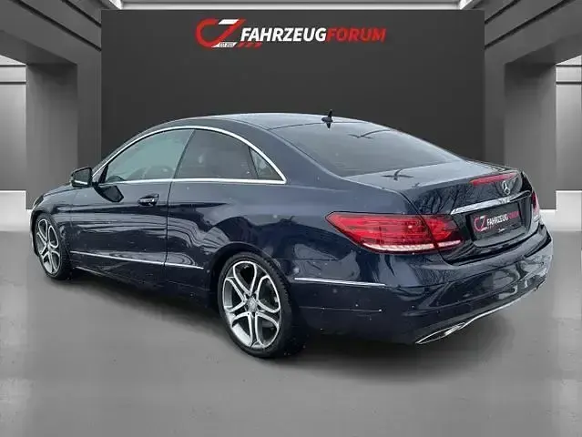 Gebraucht Mercedes E350 AMG 252 PS (185 kW) 2014 Blau Coupé