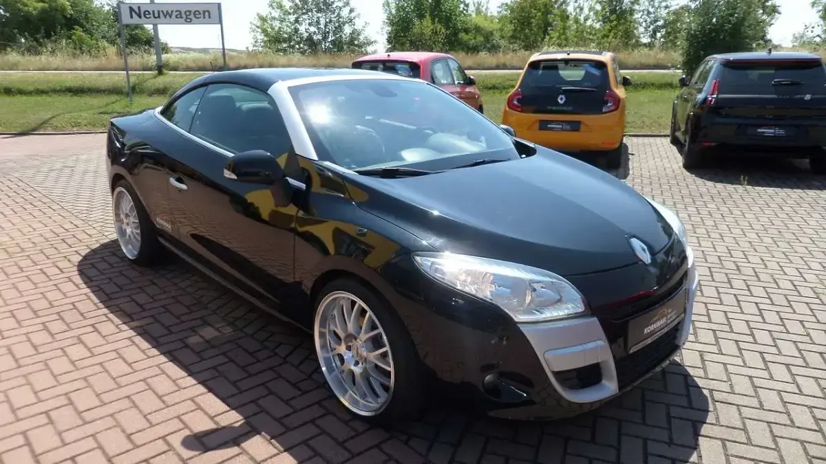 Gebraucht Renault Mégane Coupé Dynamique 110 PS (80 kW) 2013 Sternenschwarz Coupé