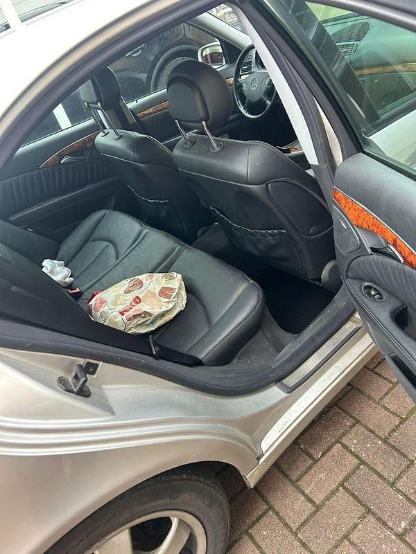 Gebraucht Mercedes E240 Elegance 177 PS (130 kW) 2003 Silber Limousine