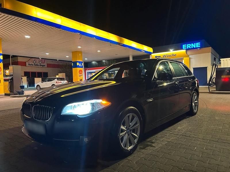 Gebraucht BMW 520 190 PS (139 kW) 2011 Schwarz Kombi