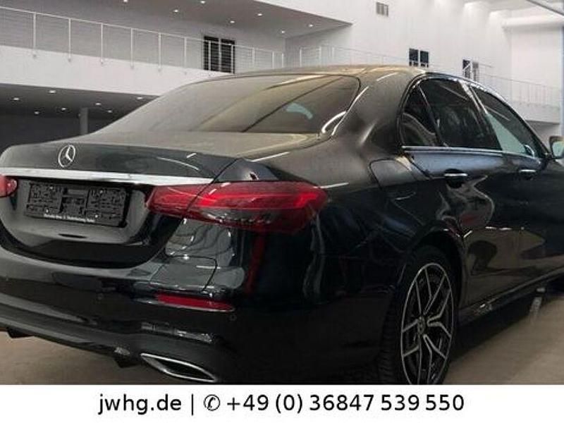 Gebraucht Mercedes E300 AMG 320 PS (235 kW) 2021 Schwarz Limousine