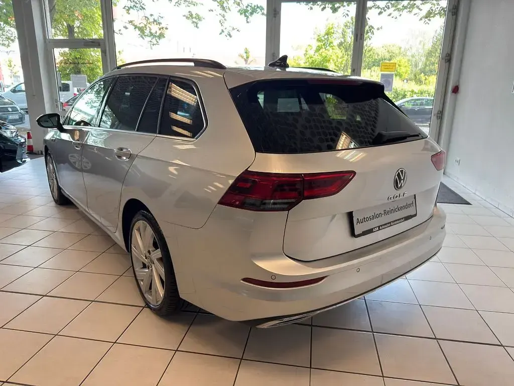 Gebraucht VW Golf VIII Style 150 PS (110 kW) 2021 Reflexsilber Kombi