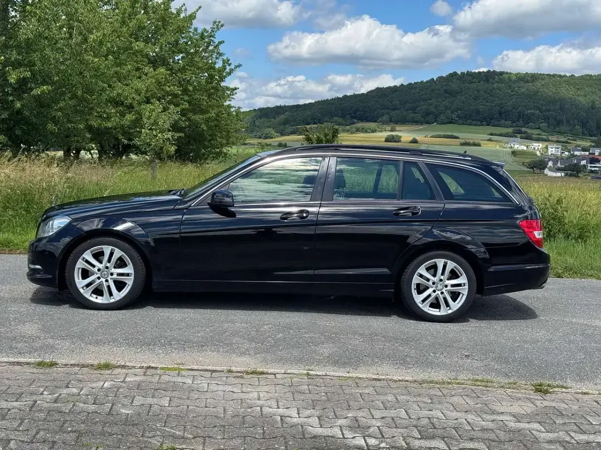 Gebraucht Mercedes C250 204 PS (150 kW) 2013 Schwarz  unilack Kombi