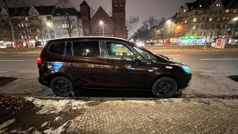 Gebraucht Opel Zafira Tourer 130 PS (95 kW) 2013 Braun Van / Kleinbus