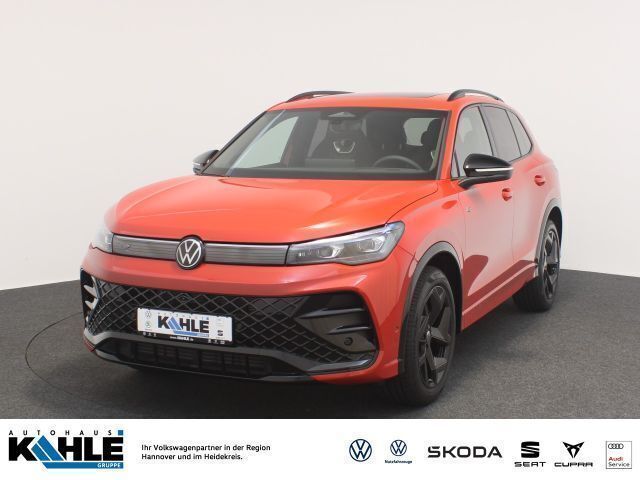 Persimmon red (rot) Gebraucht 2024 VW Tiguan R-line SUV | 38.990 € (Fairer Preis) - Bild 1/4
