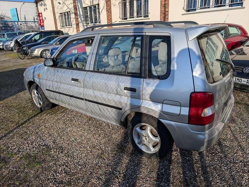 Gebraucht Mazda Demio 63 PS (46 kW) 2001 Silber Kleinwagen