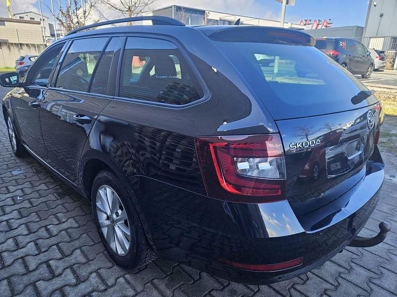 Gebraucht Skoda Octavia Ambition 140 PS (102 kW) 2019 Schwarz Kombi