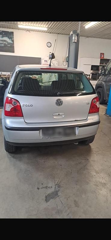 Gebraucht VW Polo 61 PS (44 kW) 2003 Silber Coupé