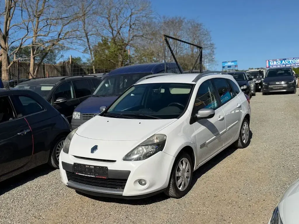 Gebraucht Renault Clio IV Authentique 68 PS (50 kW) 2012 Weiß Limousine
