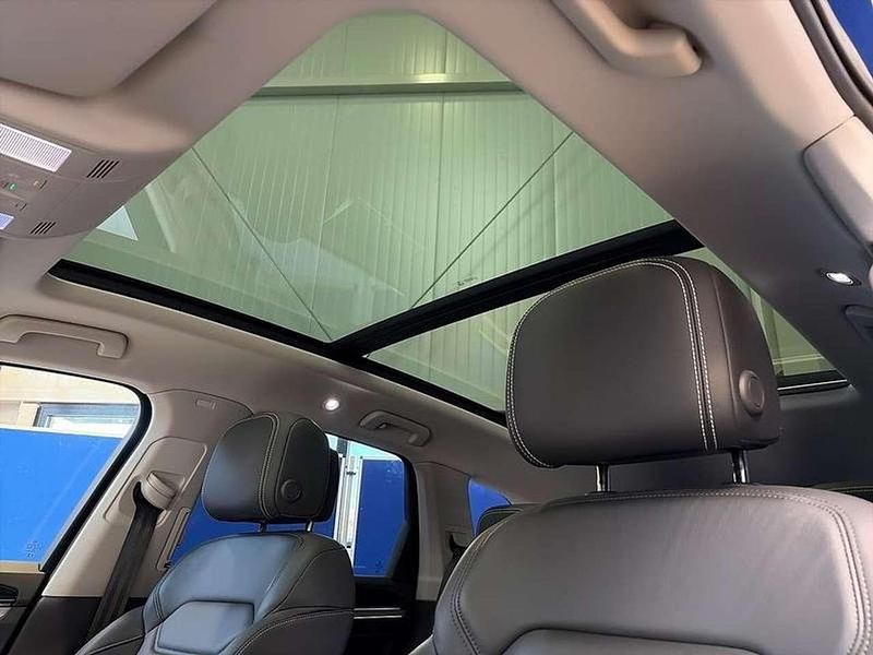 Gebraucht VW Touareg Elegance 381 PS (280 kW) 2023 Meloebluekristalleffekt SUV