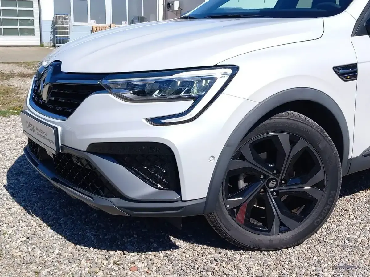 Gebraucht Renault Arkana R.S. 158 PS (116 kW) 2022 Kyanitweiß metallic SUV