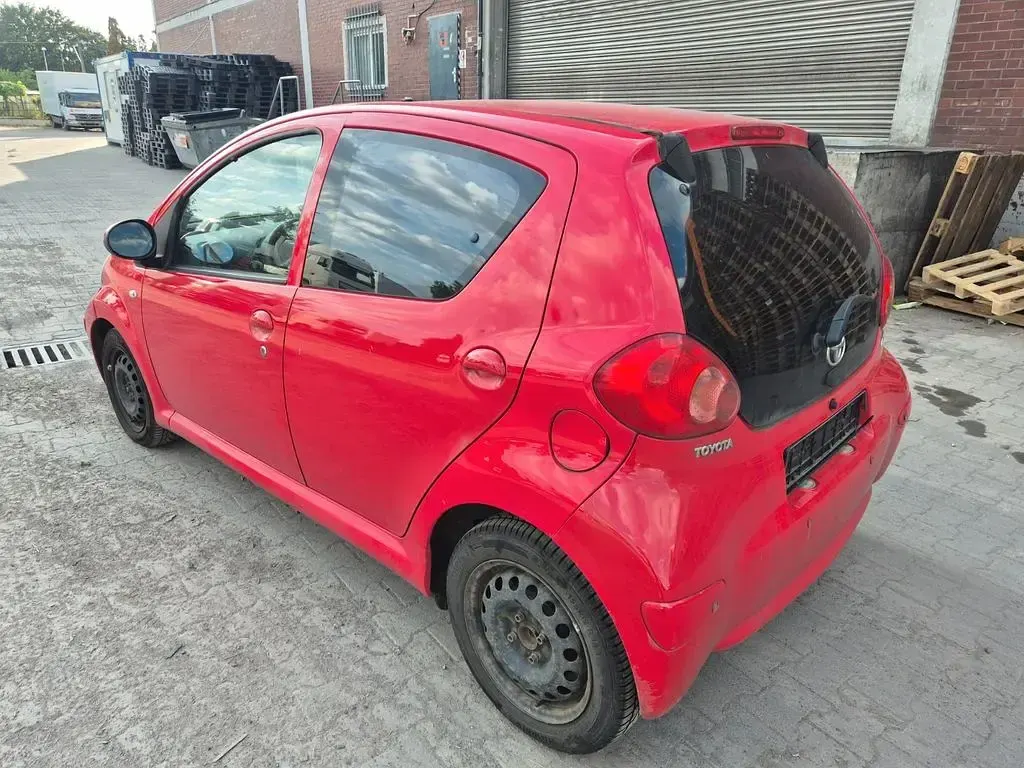 Gebraucht Toyota Aygo 68 PS (50 kW) 2007 Rot Kleinwagen