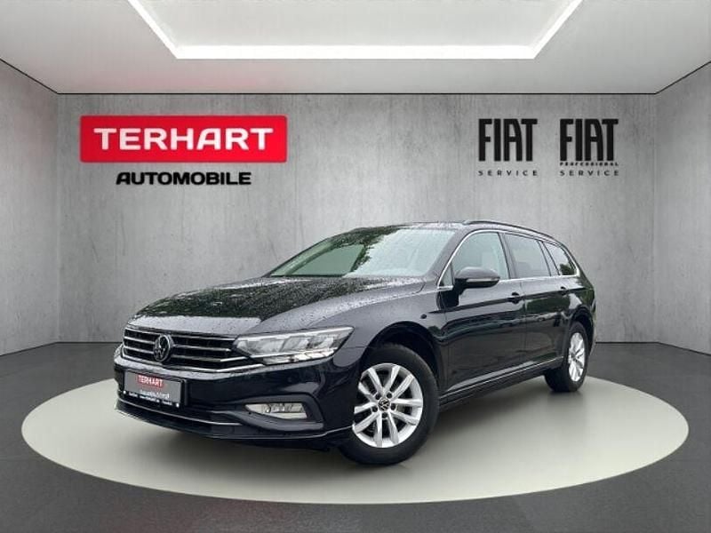 Schwarz Gebraucht 2023 VW Passat Business Kombi | 21.987 € (Guter Preis) - Bild 1/4