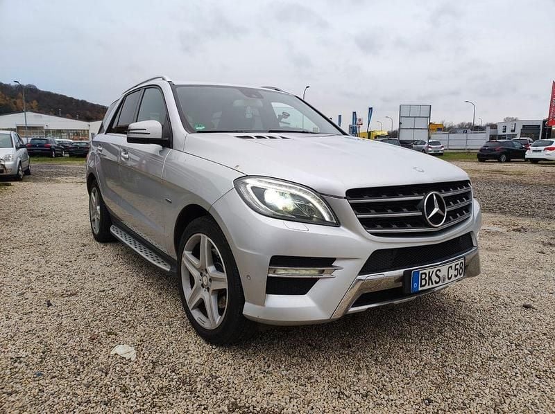 Gebraucht Mercedes ML350 AMG line 258 PS (189 kW) 2012 Silber SUV