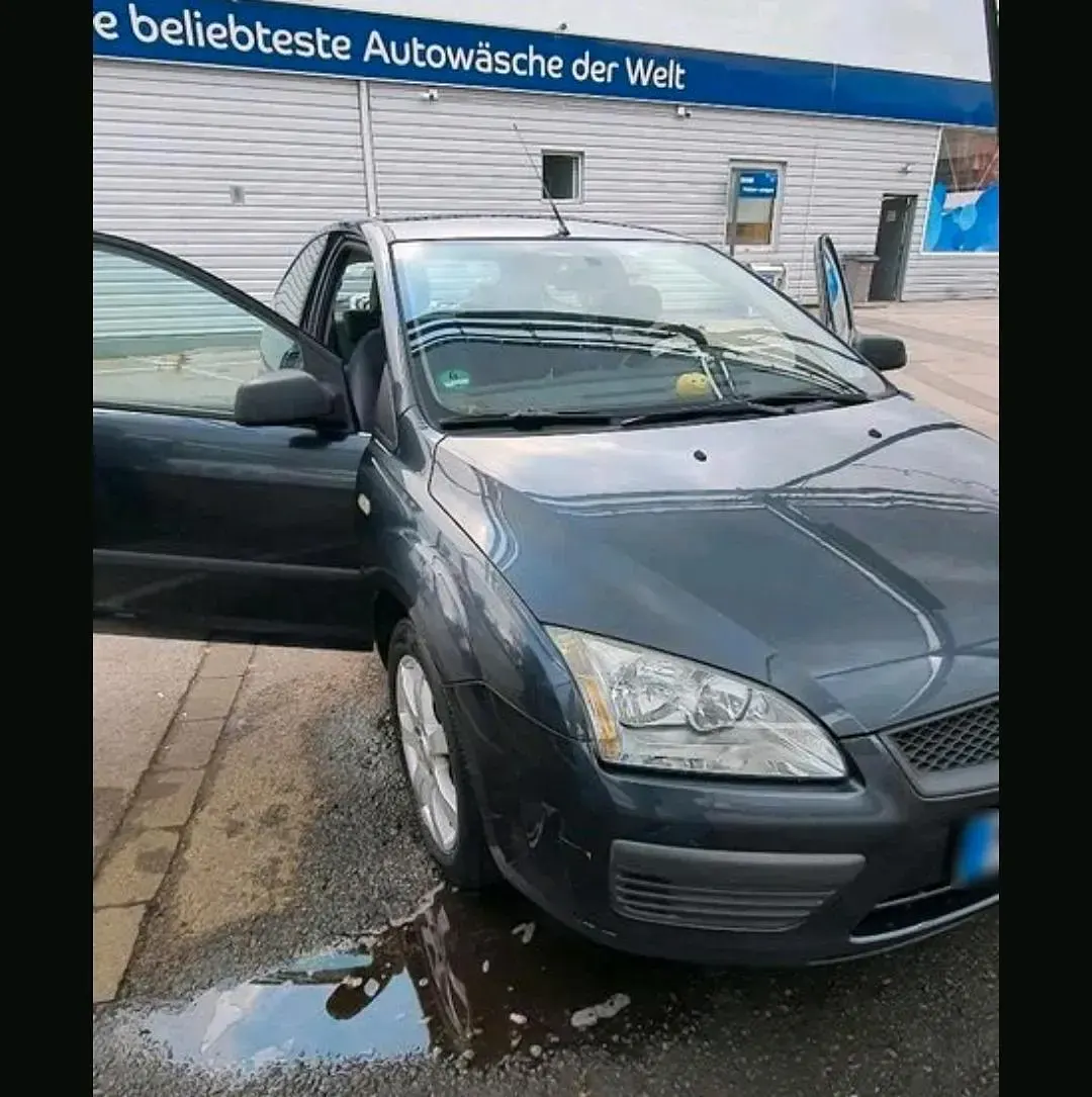 Gebraucht Ford Focus 101 PS (74 kW) 2005 Grau Kleinwagen