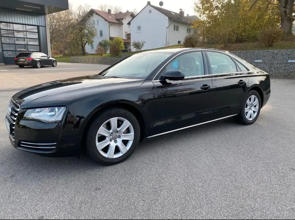 Gebraucht Audi A8 371 PS (272 kW) 2010 Schwarz Limousine