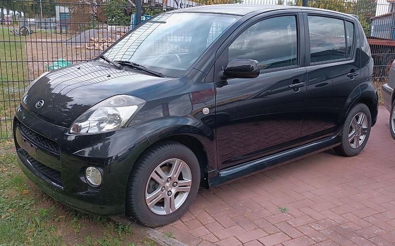 Schwarz Gebraucht 2006 Daihatsu Sirion Kleinwagen | 2.900 € (Etwas zu teuer) - Bild 1/4