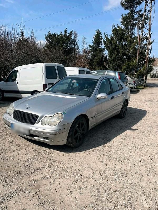 Gebraucht Mercedes C220 143 PS (105 kW) 2003 Silber Limousine