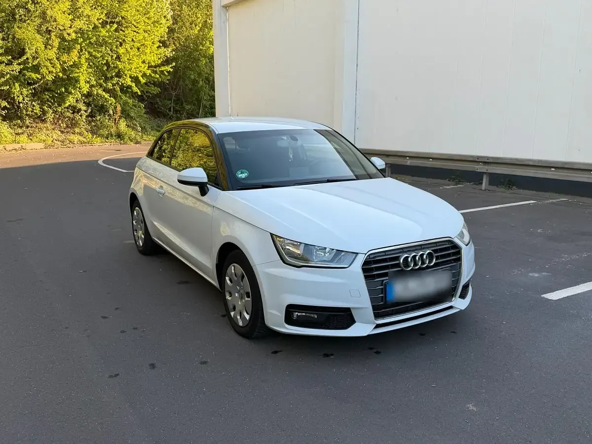 Gebraucht Audi A1 90 PS (66 kW) 2015 Weiß Kleinwagen